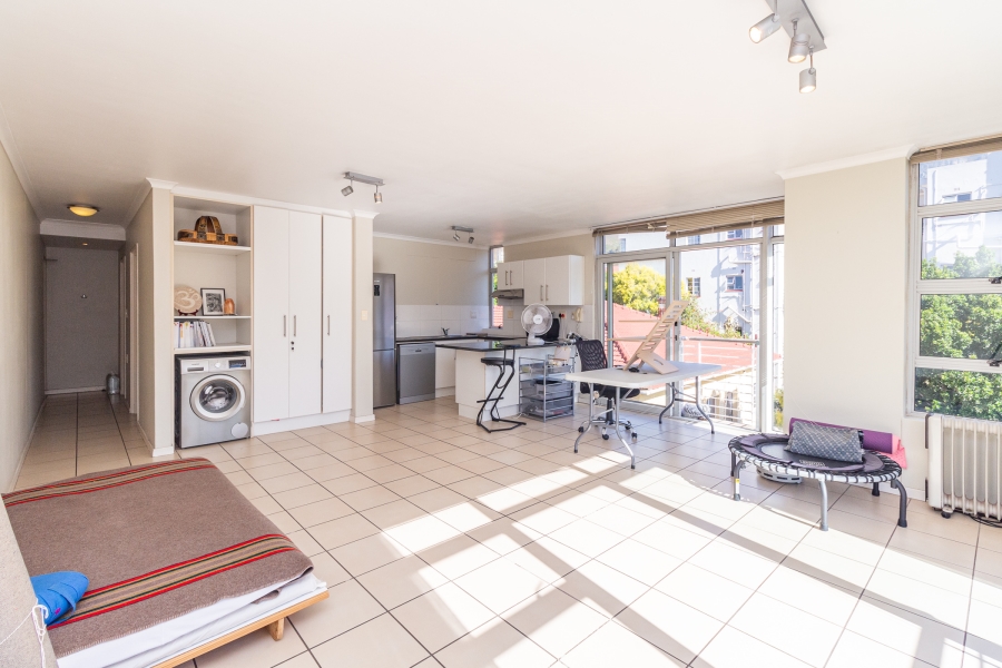 1 Bedroom Property for Sale in Vredehoek Western Cape